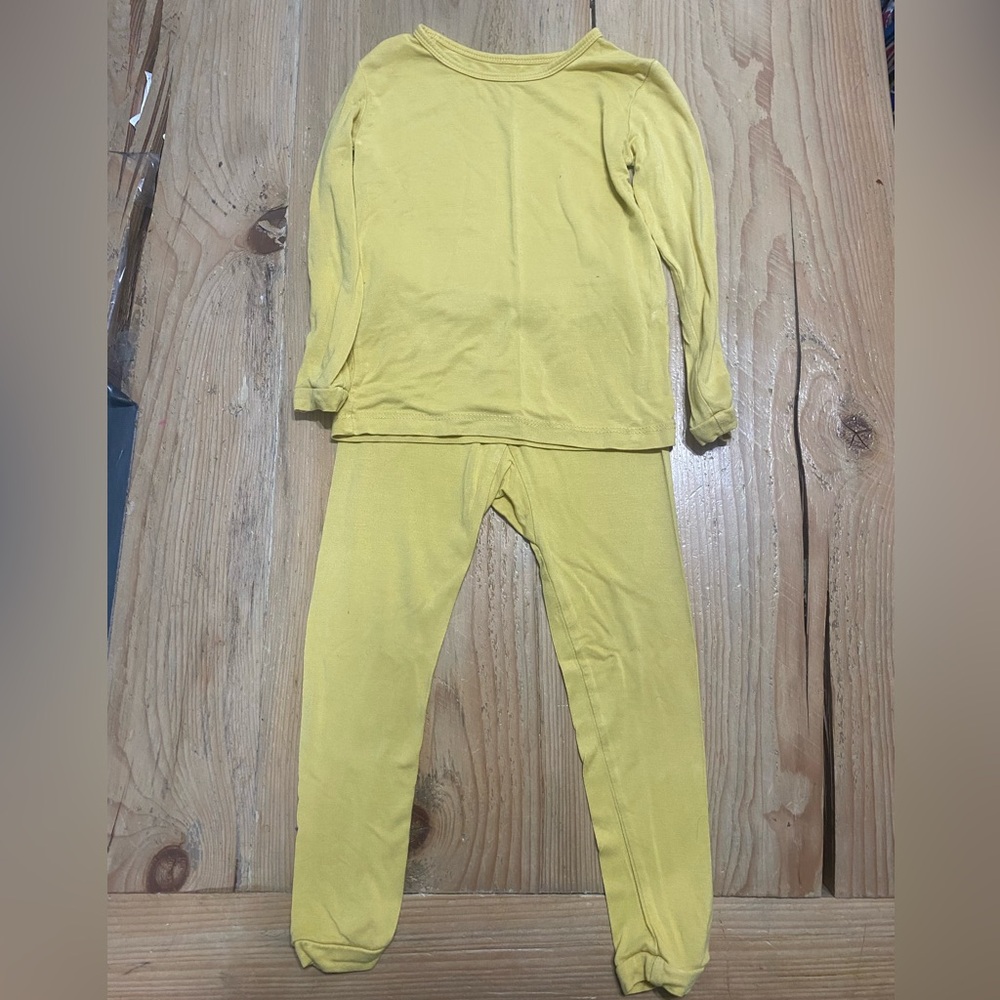 Kyte Baby 2T long sleeve pajamas